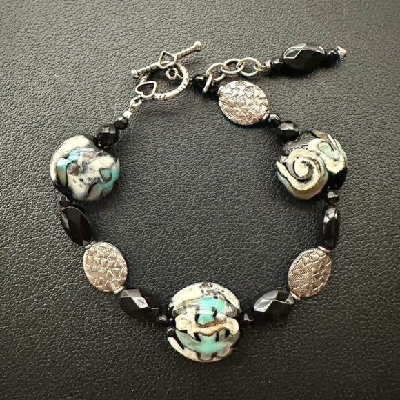 Artisan Hand Crafted Glass Swirl Bead Bracelet 7 3/4 inch - Picture 5 of 5